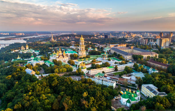 Widok z lotu ptaka na panoramę Kijowa.