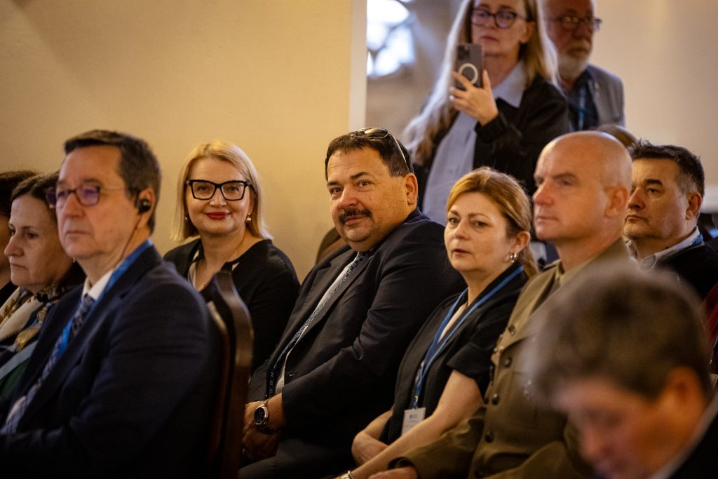 Zdjęcie uczestników konferencji „Przyszłość już tu jest”.