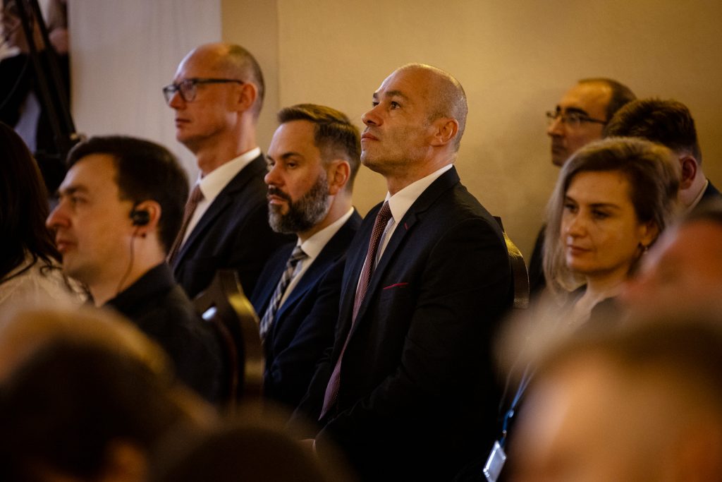 Zdjęcie uczestników konferencji „Przyszłość już tu jest”.