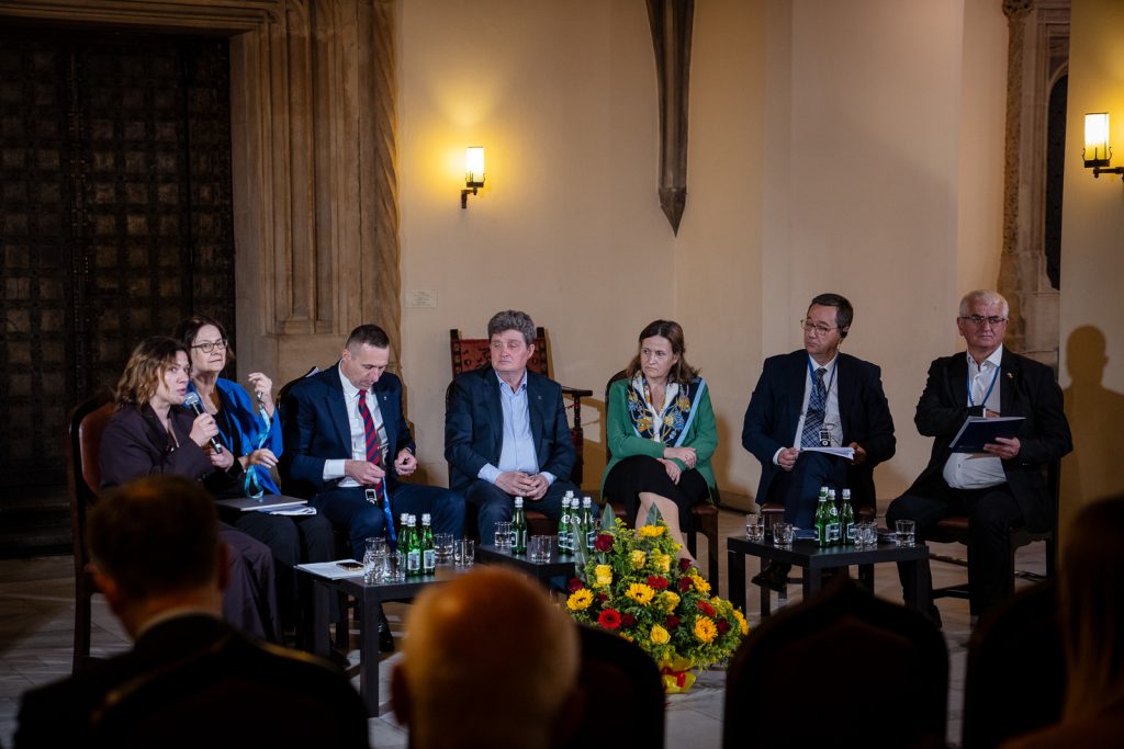 Zdjęcie uczestników konferencji „Przyszłość już tu jest”.